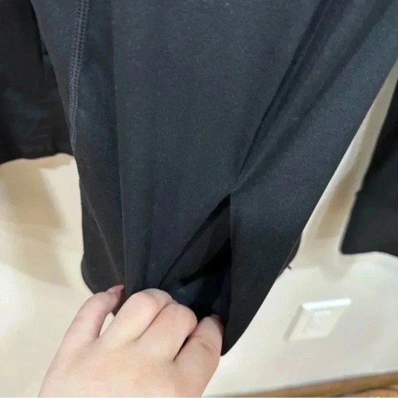 🍁 Fabletics black Phoenix Long-Sleeve Top Large - Picture 12 of 13